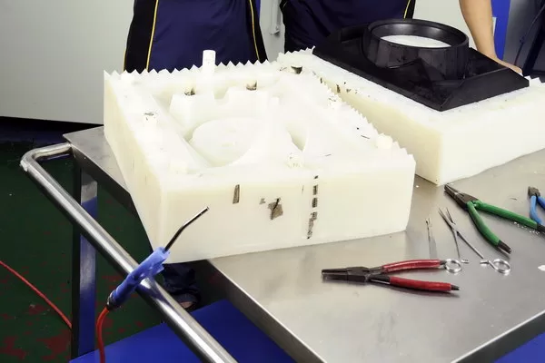 Vacuum casting service