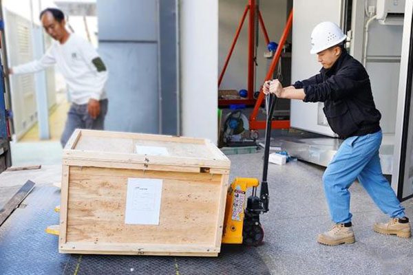 Wooden crate transport