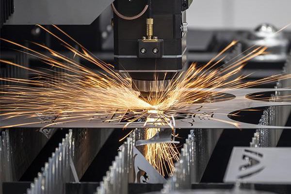 Sheet Metal Frame Manufacturing: Challenges & Solutions