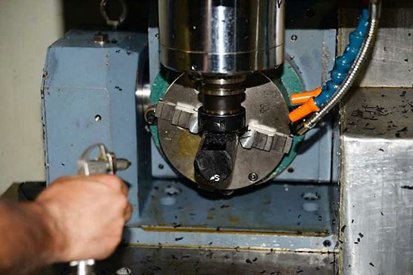 CNC vs. Manual Machining: A Comparative Analysis