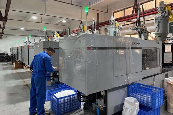Custom Plastic Injection Molding: High-Volume Production Services