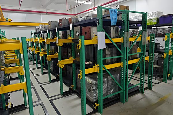 Mold storage